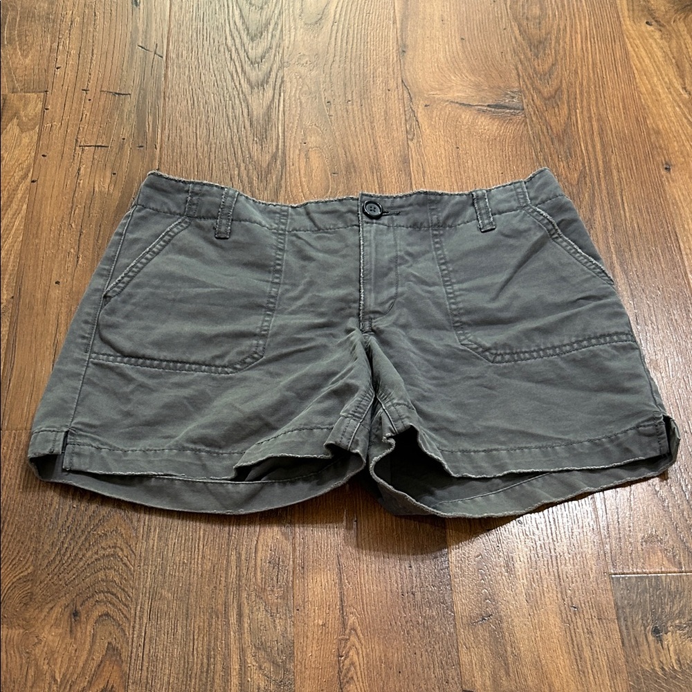 Gray Old Navy shorts